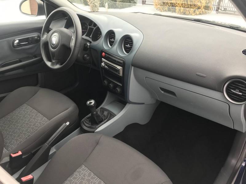 ox_seat-ibiza-12-benzyna-2007rok-klimatyzacja-tempomat-opony-lato-zima