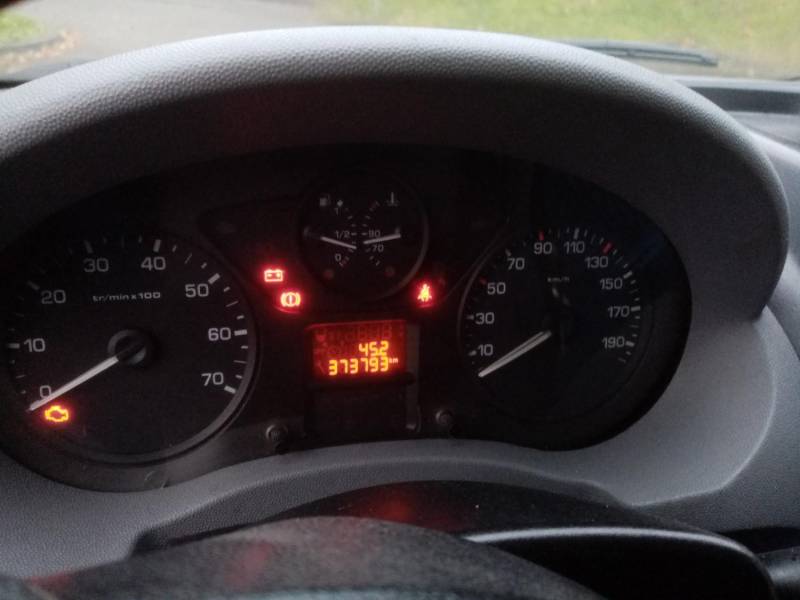 ox_fiat-scudo-maxi-furgon-van-blaszak-20-d-125-km-3-os-zarejestr2011r