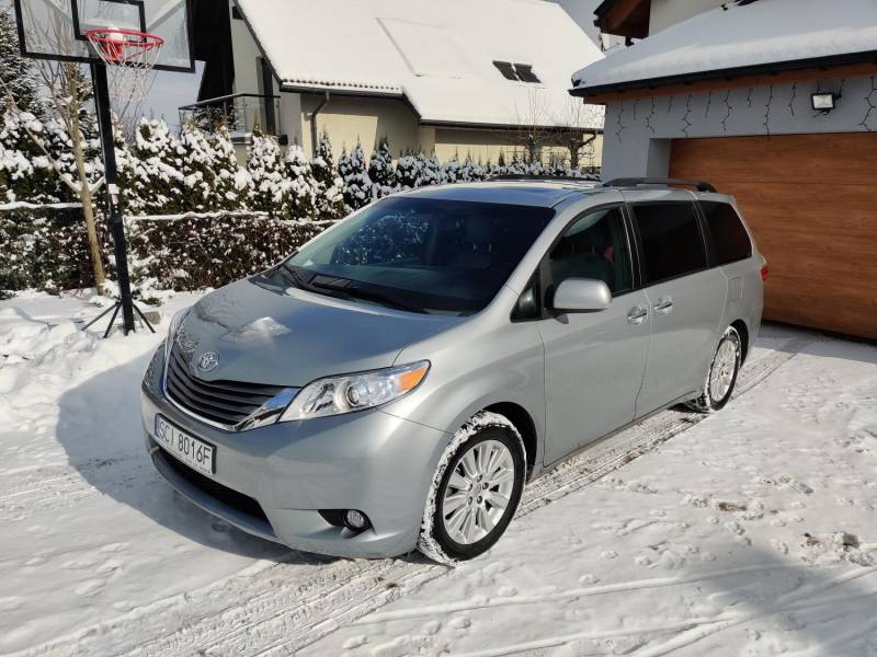 ox_sprzedam-toyota-sienna-2015-xle-4x4-lpg-7-osobowa-hak