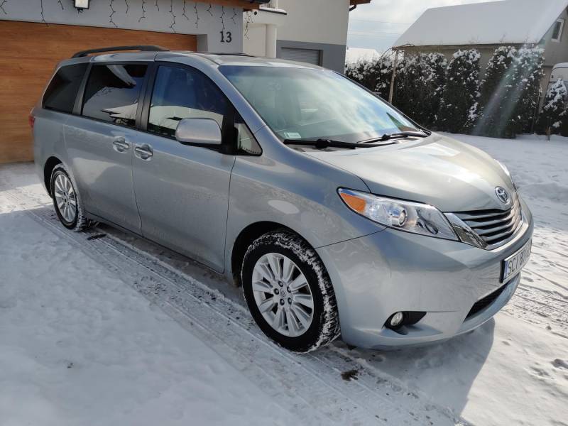 ox_sprzedam-toyota-sienna-2015-xle-4x4-lpg-7-osobowa-hak
