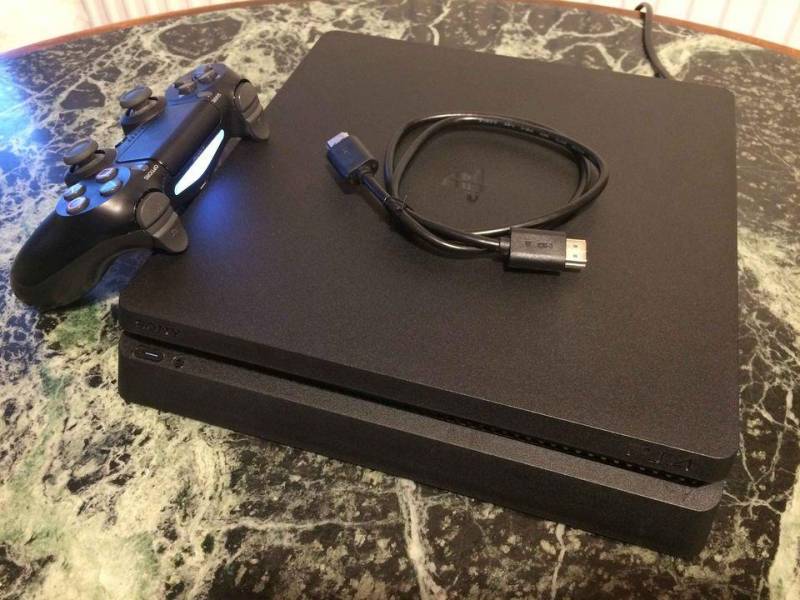 ox_konsola-ps4-slim-1tb