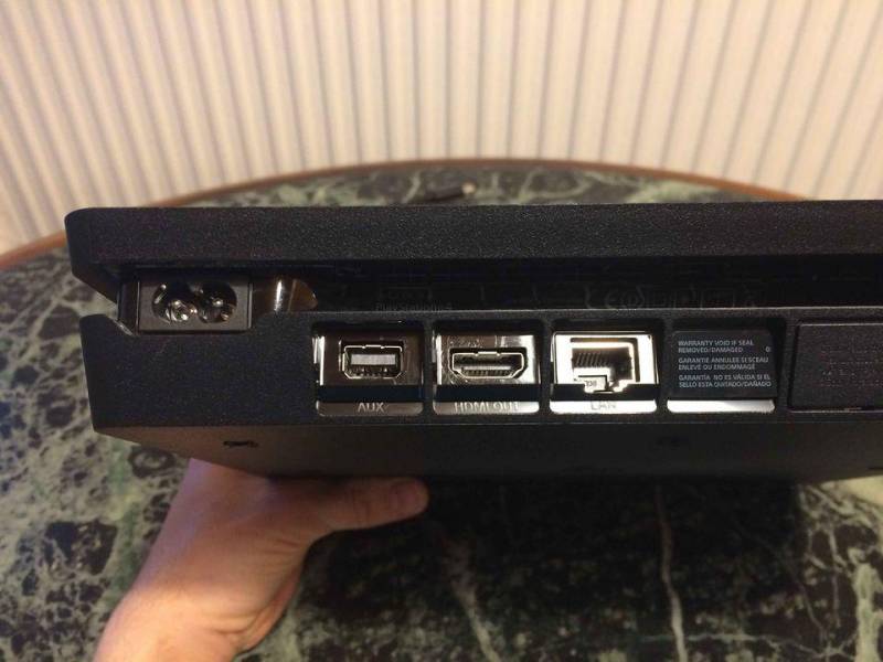 ox_konsola-ps4-slim-1tb