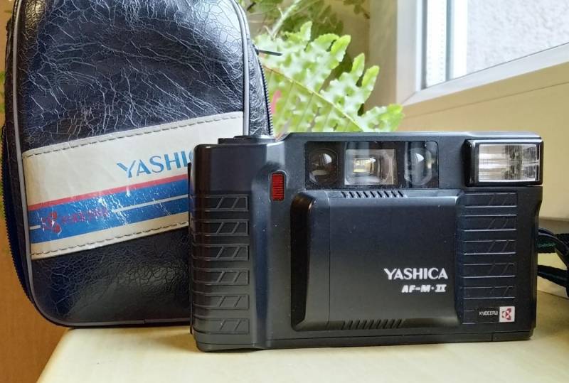ox_aparat-fotograficzny-yashica-auto-focus-motor-ii