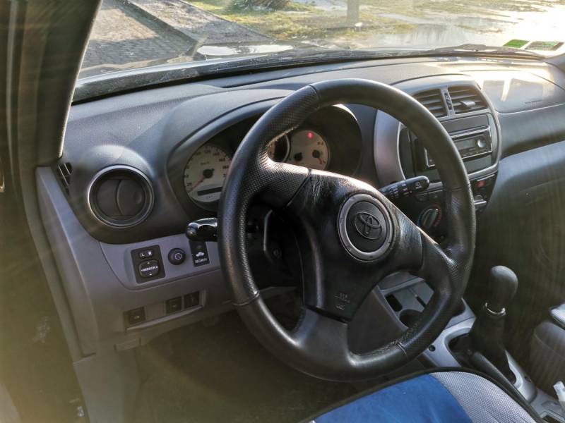ox_sprzedam-toyota-rav4