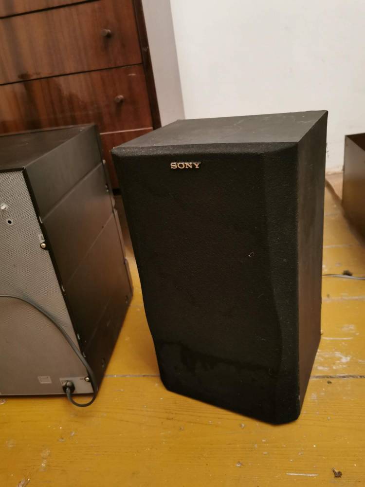 ox_wieza-sony-z-magnetofonem-cd-i-radiem