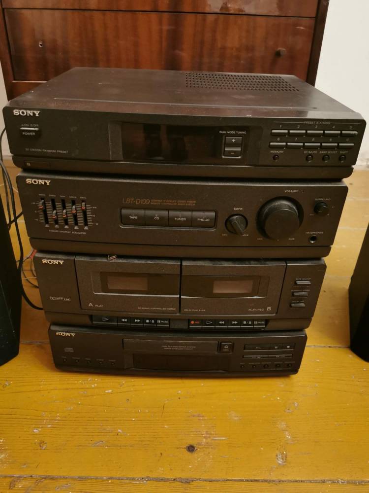 ox_wieza-sony-z-magnetofonem-cd-i-radiem