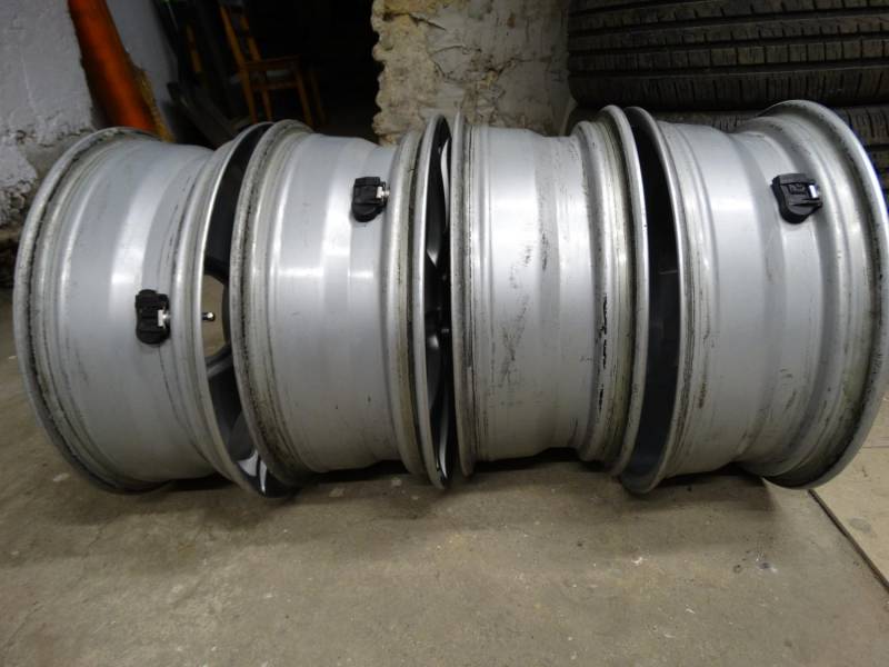ox_felgi-fondmetal-suv-chrysler-jeep-fiat-65jx17-h2-et40-ch71-5x127