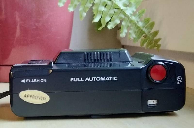 ox_aparat-fotograficzny-yashica-auto-focus-motor-ii