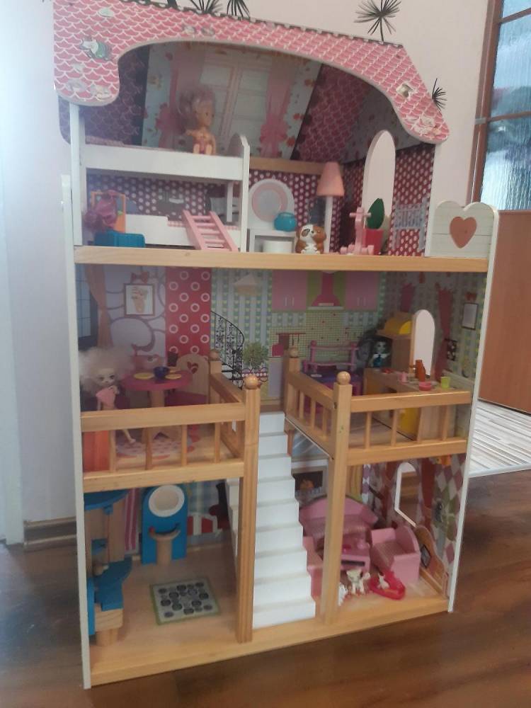 ox_drewniany-domek-dla-lalek-duzy-3-pietra-taras-meble