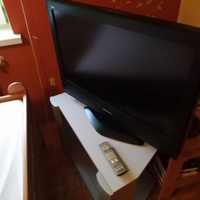 ox_sprzedam-telewizor-panasonic-32-lcd-viera-tx-32le7p