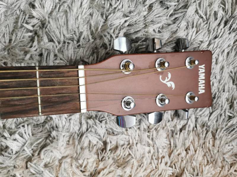 ox_gitara-akustyczna-yamaha