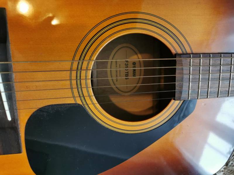 ox_gitara-akustyczna-yamaha