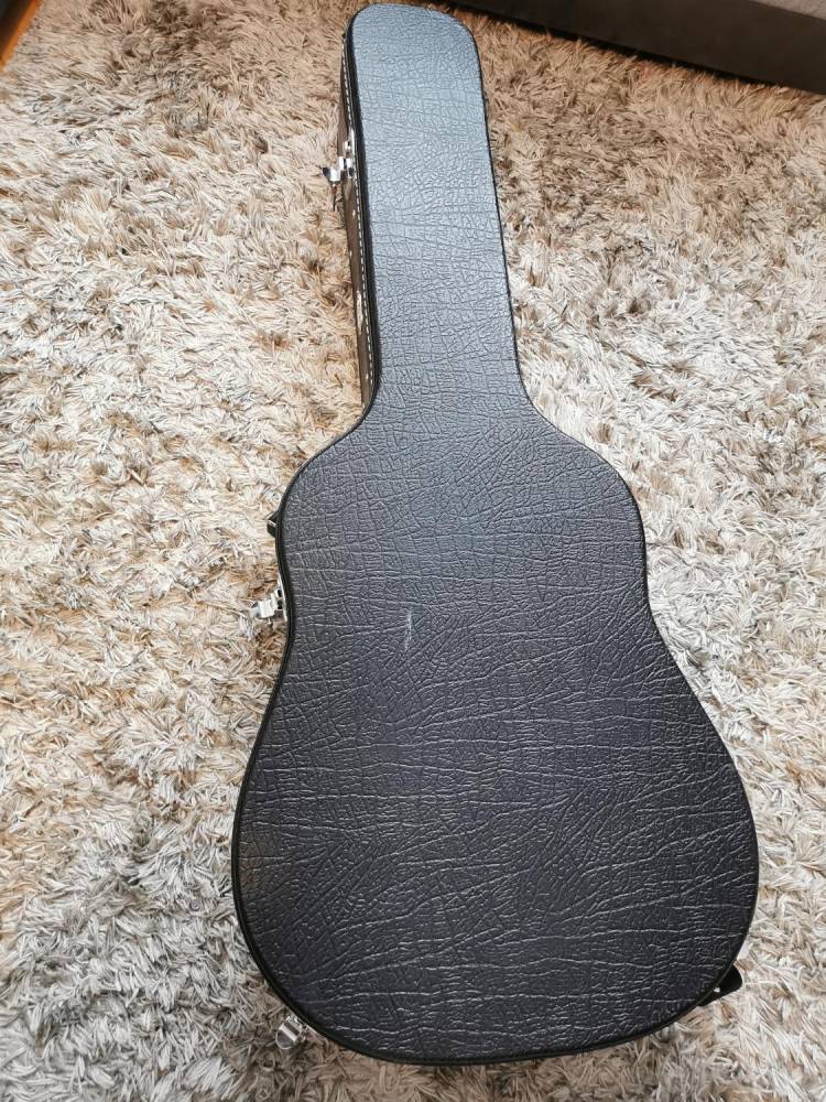 ox_gitara-akustyczna-yamaha