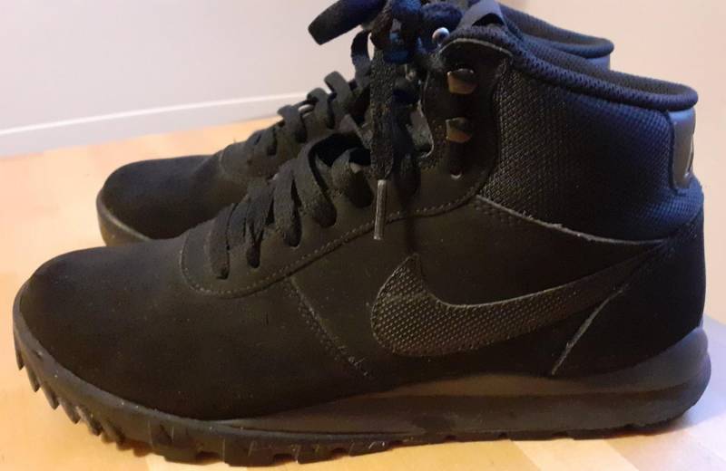 ox_sprzedam-nike-hoodland-suede-r42