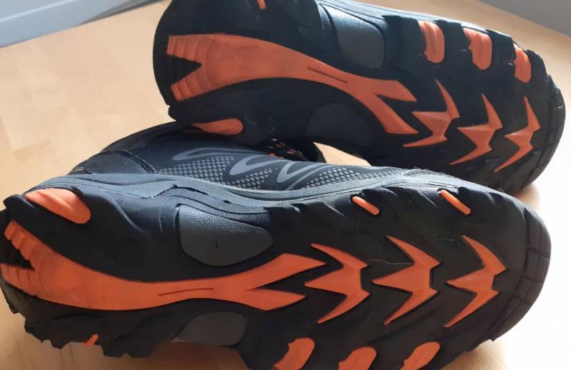 ox_sprzedam-buty-martens-juniorskie-trekkingowe