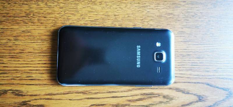 ox_samsung-galaxy-j5