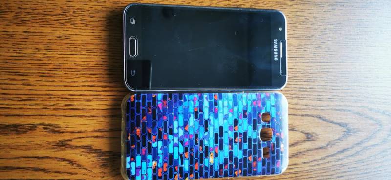 ox_samsung-galaxy-j5