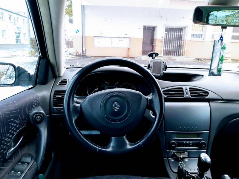 ox_renault-laguna-19-dci-120ps-6cio-biegowy-ew-zamiana-za-vectre-c