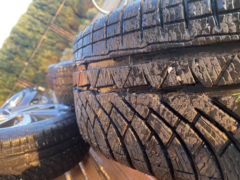 ox_zima-kola-felgi-opony-kia-5x1143-2254518-8mm-michelin-pa4-nowe-2020
