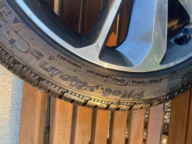 ox_zima-kola-felgi-opony-kia-5x1143-2254518-8mm-michelin-pa4-nowe-2020