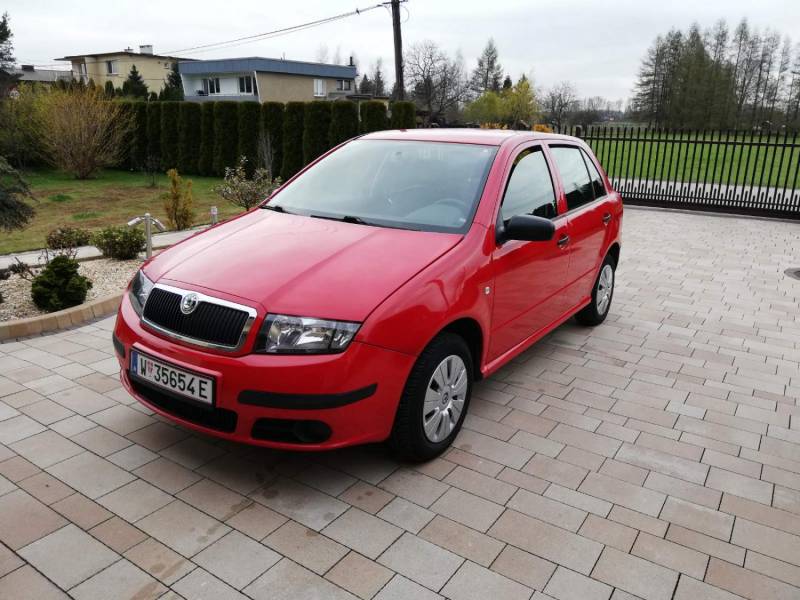 ox_skoda-fabia-12-mpi-2005-r-benzyna-105-tysudokumentowane