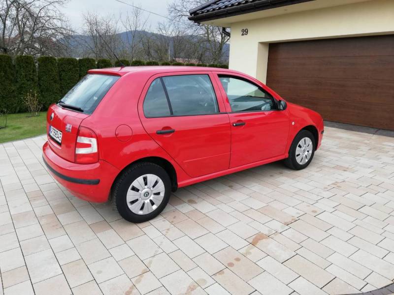 ox_skoda-fabia-12-mpi-2005-r-benzyna-105-tysudokumentowane