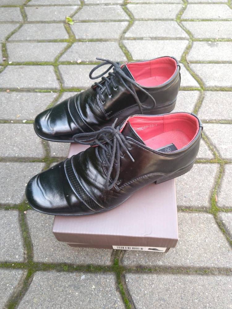 ox_sprzedam-buty-chlopiece-komunia-r-34-lub-37