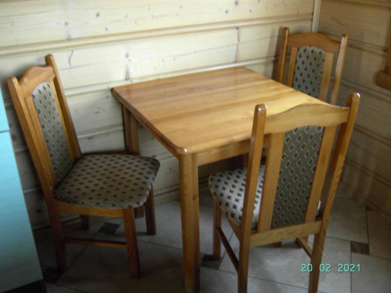 ox_stol-sosnowy-4-krzesla-komplet