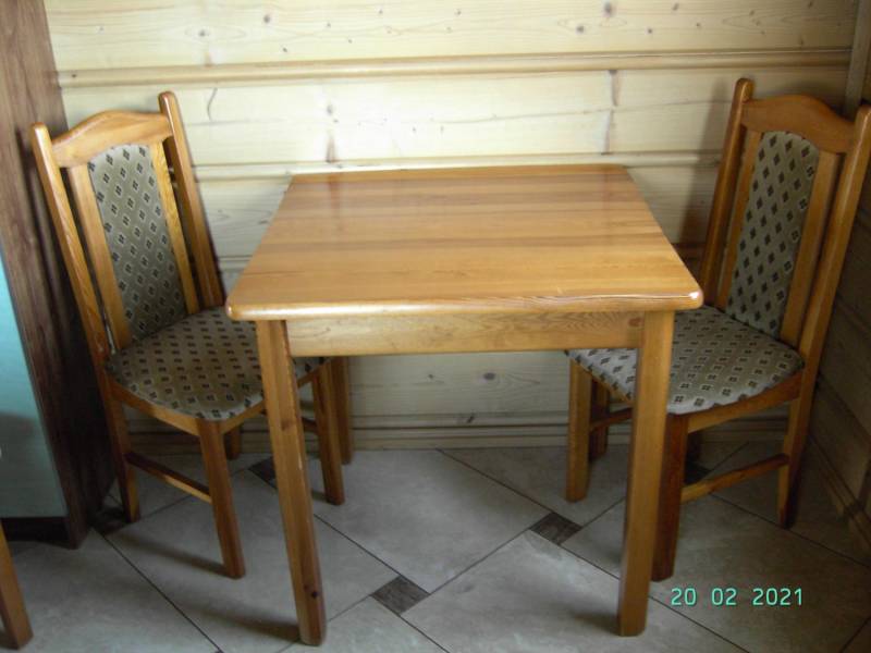 ox_stol-sosnowy-4-krzesla-komplet