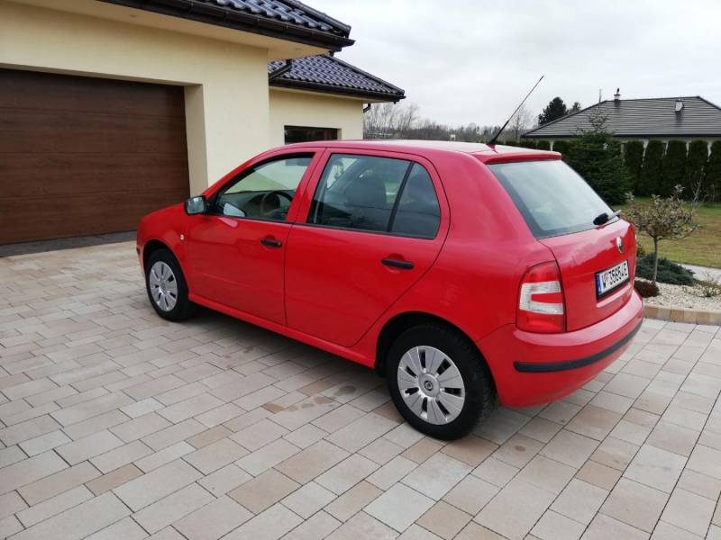 ox_skoda-fabia-12-mpi-2005-r-benzyna-105-tysudokumentowane