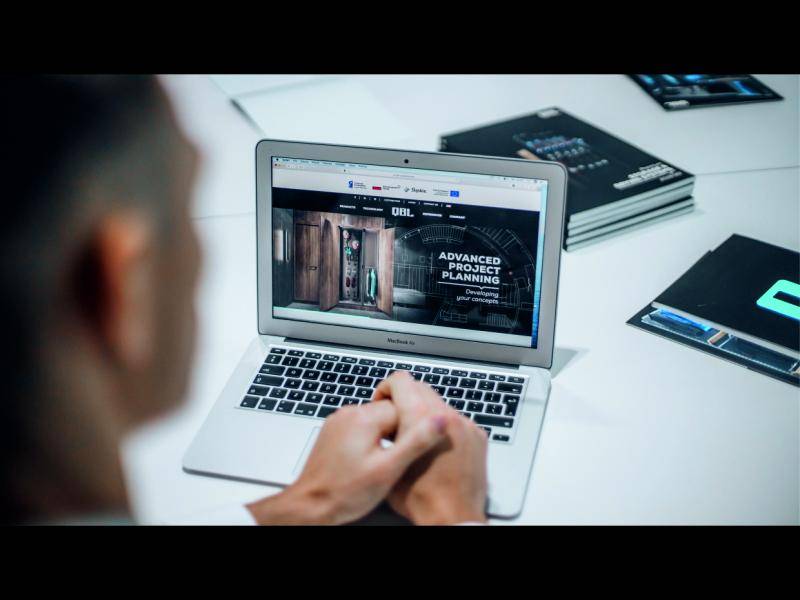 ox_grafik-asystent-ds-marketingu