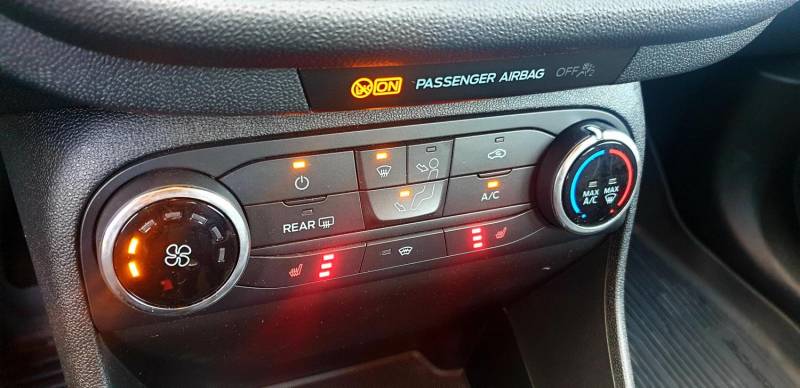 ox_ford-fiesta-mk8-11-klimatyzacja-usb-bluetooth-9-tyskm-201819r