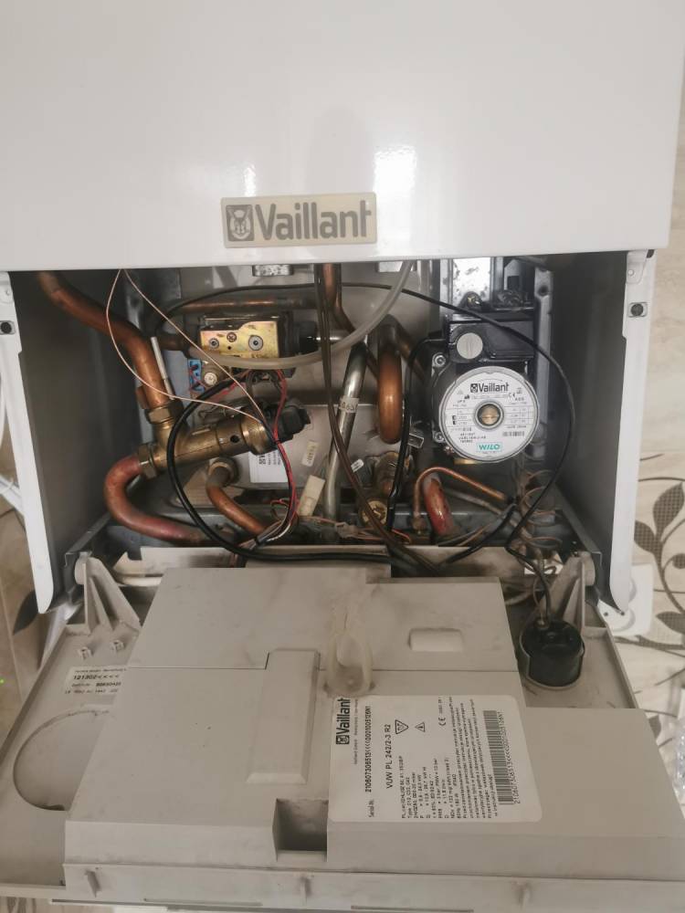 ox_kociol-piec-gazowy-dwufunkcyjny-vaillant-24kw-vuw-2422-3-r2