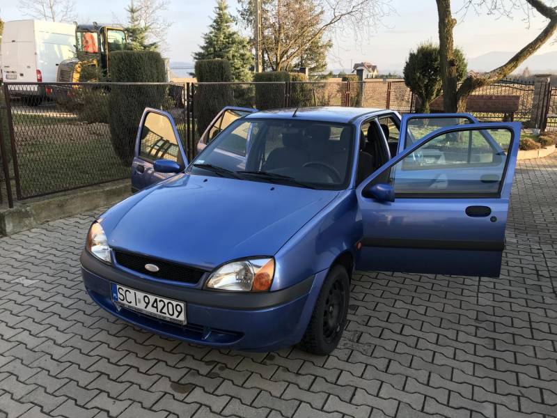 ox_ford-fiesta-mk4-2001-r-1242-cm3-benzyna-75-km