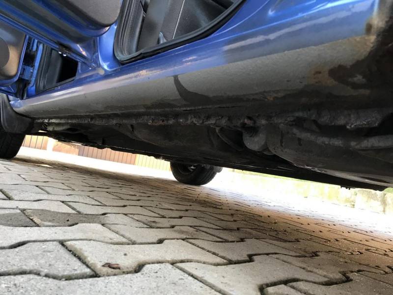 ox_ford-fiesta-mk4-2001-r-1242-cm3-benzyna-75-km
