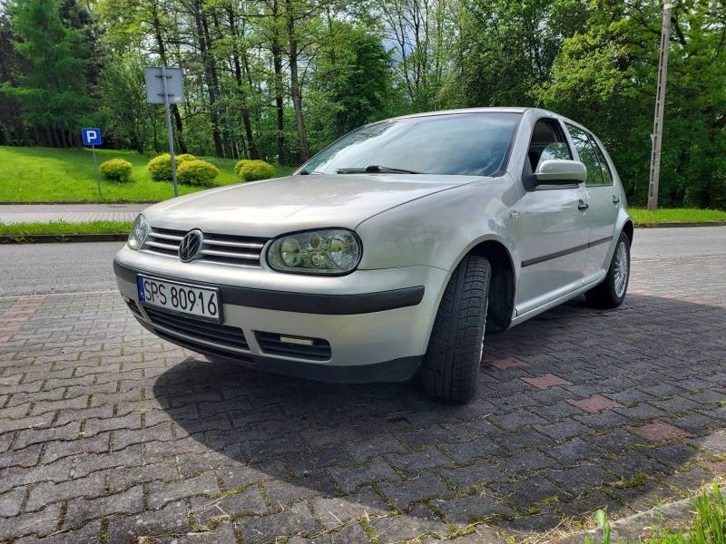 ox_vw-golf-iv-14-16v-klimatyzacja-5-drzwi-doinwestowany