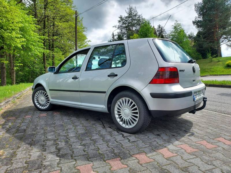 ox_vw-golf-iv-14-16v-klimatyzacja-5-drzwi-doinwestowany