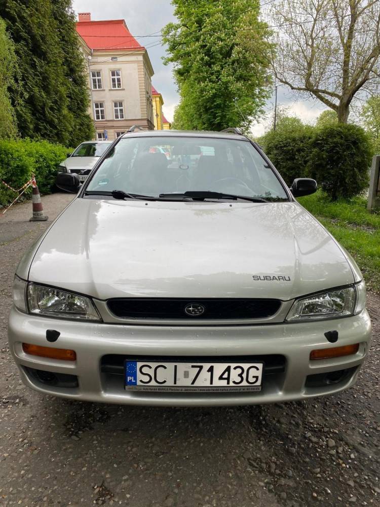 ox_subaru-impreza-20-benzyna-125-km-4x4-klima-hak