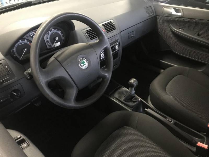 ox_skoda-fabia-12-benzyna-klima-2007r