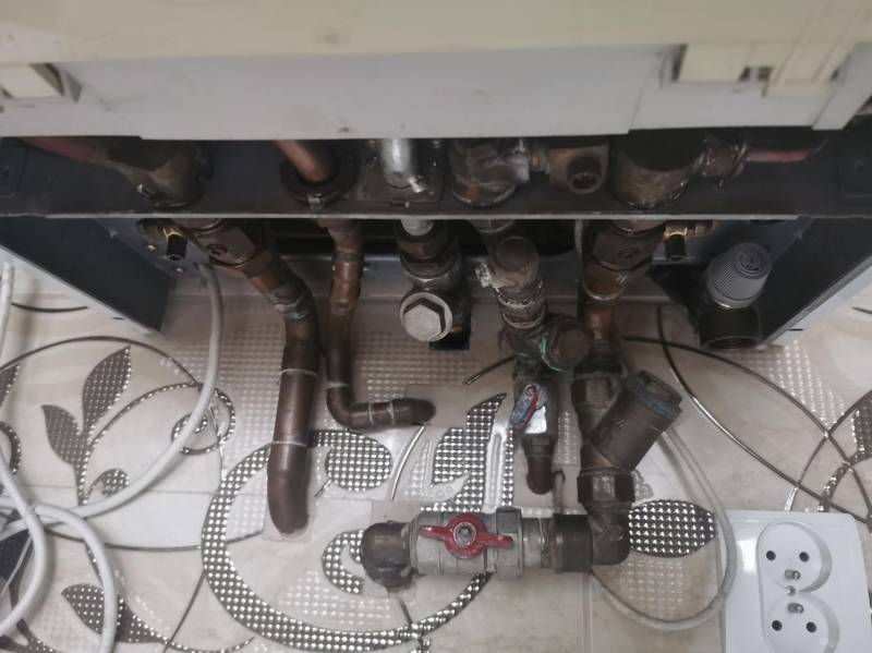 ox_kociol-piec-gazowy-dwufunkcyjny-vaillant-24kw-vuw-2422-3-r2