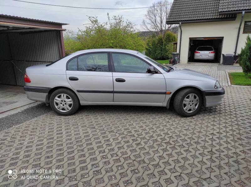 ox_sprzedam-toyota-avensis-lpg