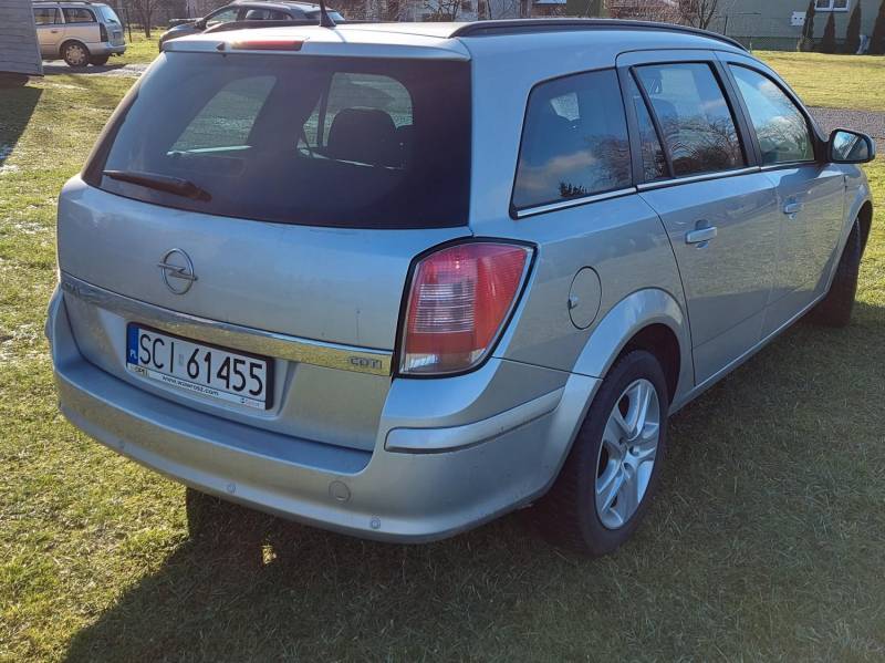 ox_opel-astra-h-combi-13-cdti-2010-rok