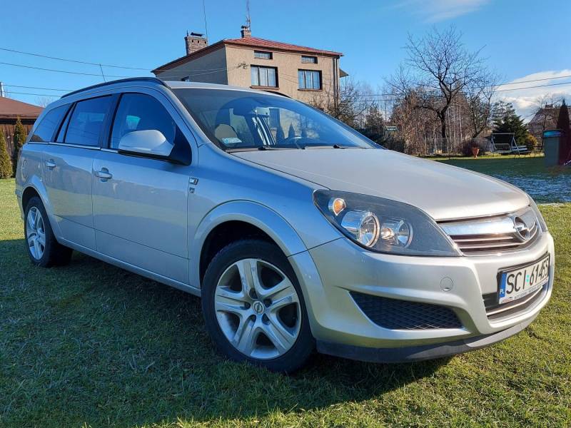 ox_opel-astra-h-combi-13-cdti-2010-rok