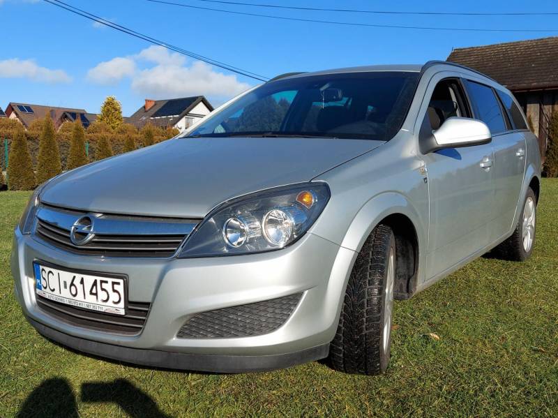 ox_opel-astra-h-combi-13-cdti-2010-rok
