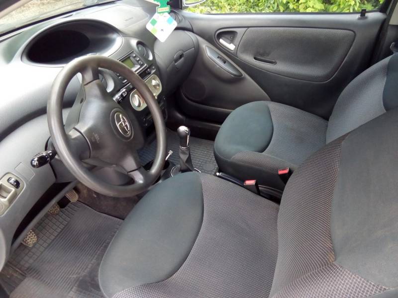 ox_toyota-yaris-2004-13-benzyna-serwisowana
