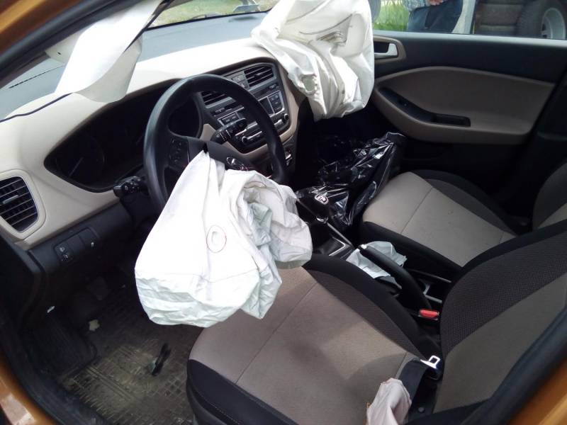 ox_hyundai-i20-20162017-52-tys-km-serwisowany-uszkodzony