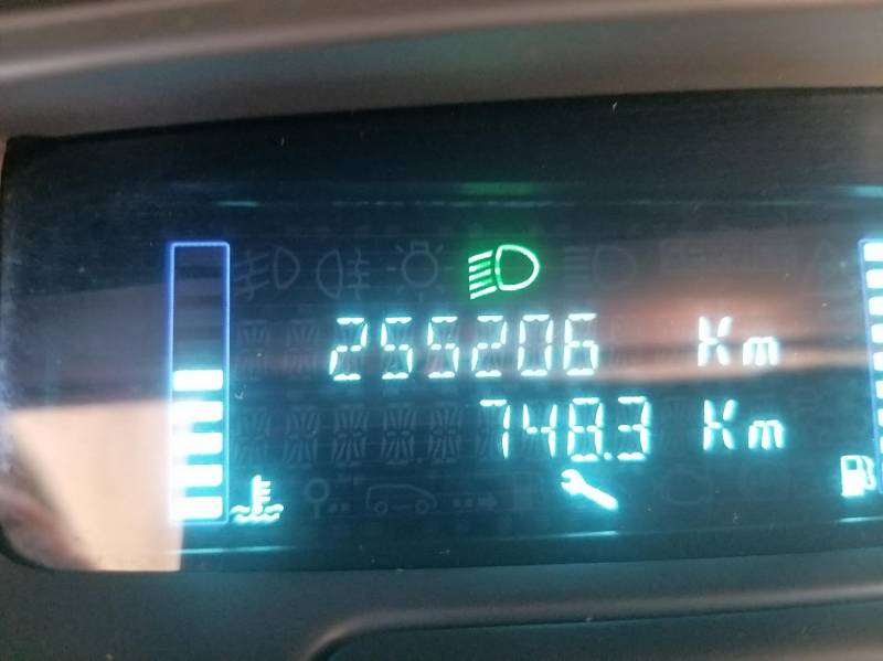 ox_sprzedam-renault-scenic-19-dci-130km-2006-r
