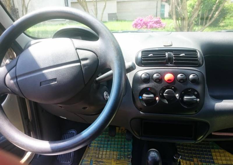 ox_fiat-seicento-2003-r