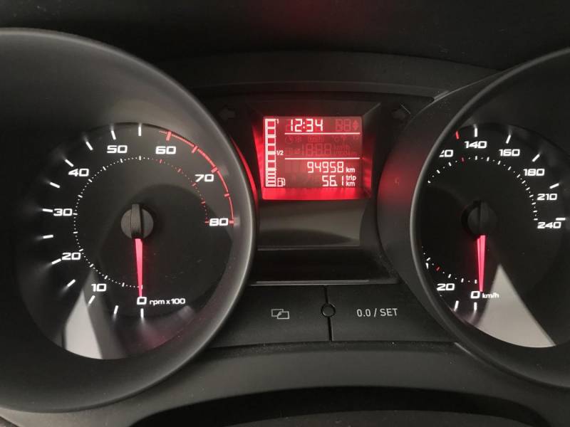 ox_seat-ibiza-12-benzyna-klimatronik-tempomat-2011-rokprzebieg-94tyskm