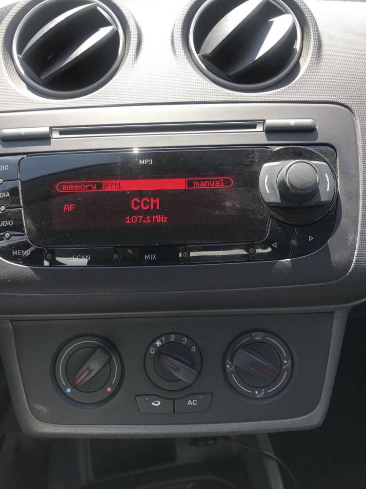 ox_seat-ibiza-12-benzyna-klimatronik-tempomat-2011-rokprzebieg-94tyskm